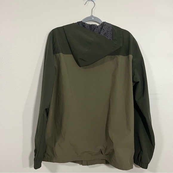Like New Windbreaker Jacket Voyager Size Medium Olive Green Hooded Full Zip - Picture 6 of 7